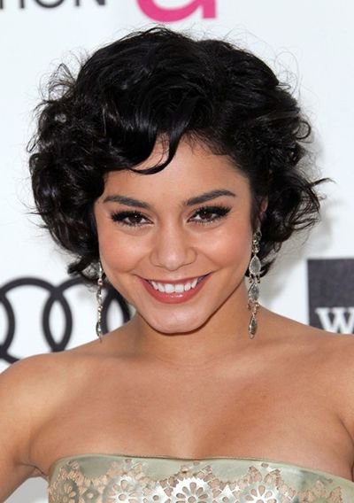 3 short curly hairstyles women should try