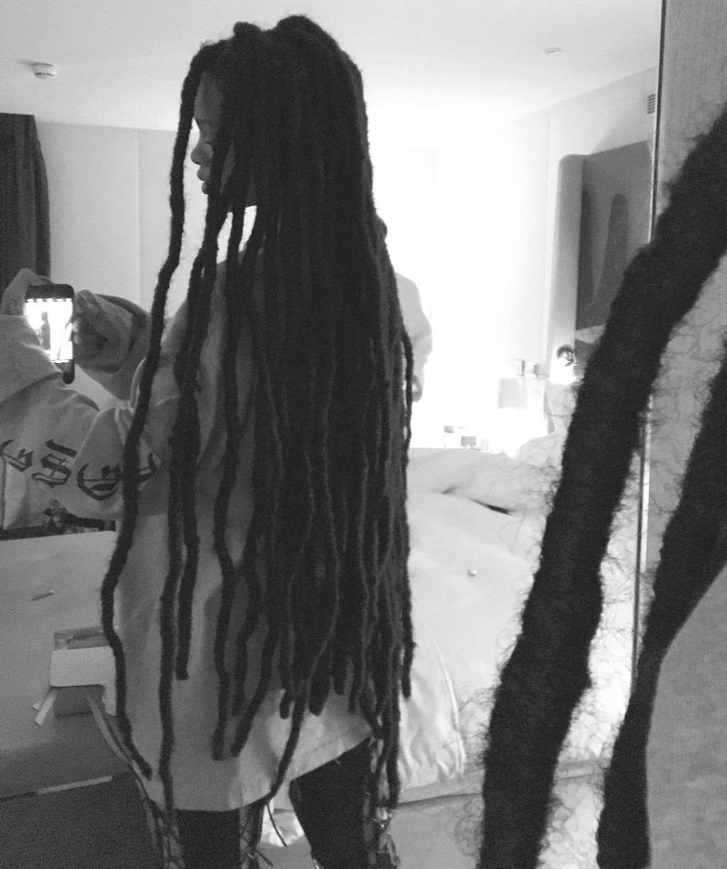 Rihanna shows off her beautiful dreadlock hairstyle on Instagram